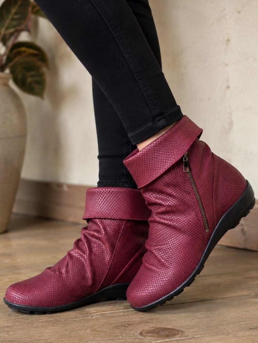Walking Cradles Heist Y2K Boho Minimalist Leather Slouchy Comfort Ankle Boots 9W